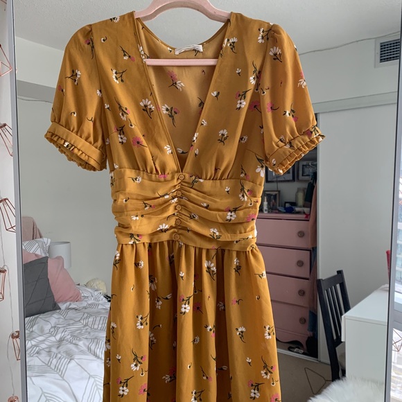 Fun, floral summer dress from Urban Outfitters - Picture 2 of 3